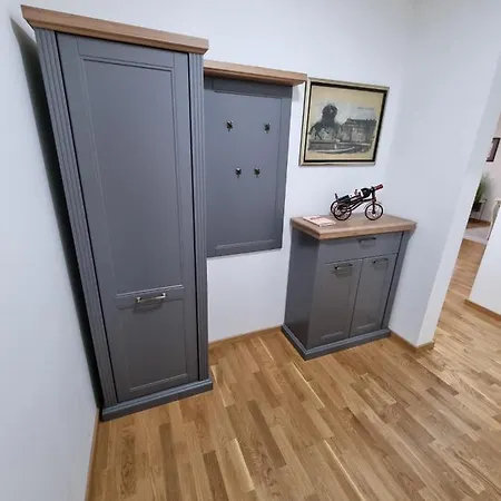 Silver 2 Apartment *